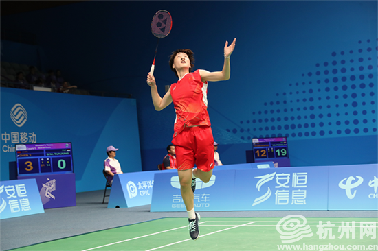 接触垒球的 接触垒球的